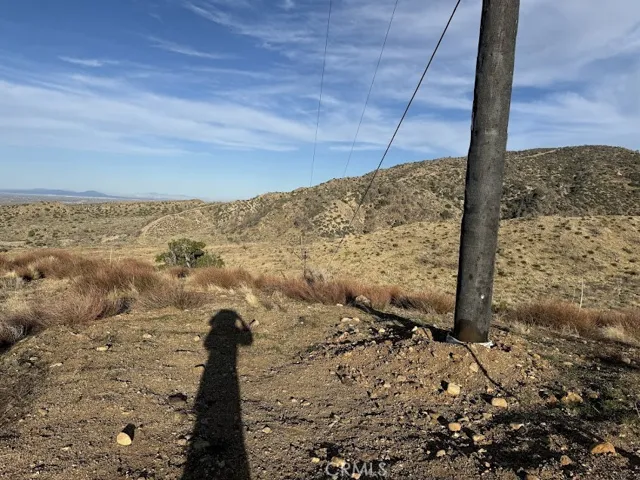 0 200, Llano, California 93544