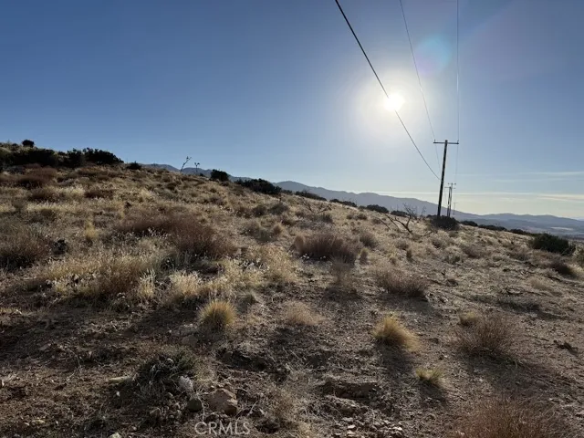 0 200, Llano, California 93544