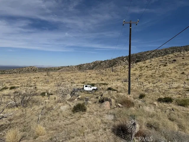 0 200, Llano, California 93544