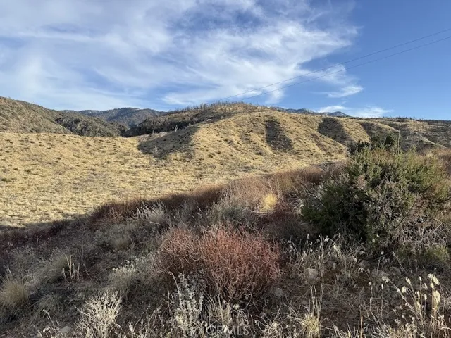 0 200, Llano, California 93544