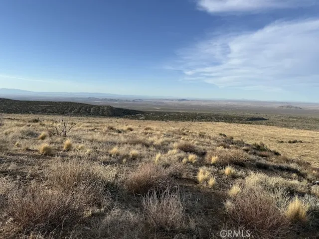 0 200, Llano, California 93544