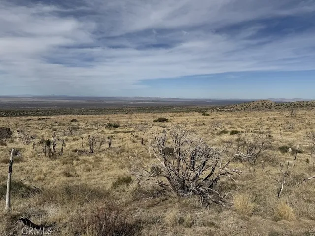 0 200, Llano, California 93544