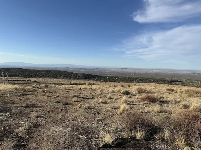 0 200, Llano, California 93544