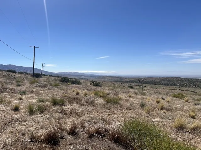 0 200, Llano, California 93544