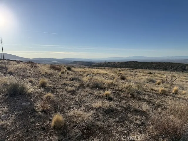 0 200, Llano, California 93544