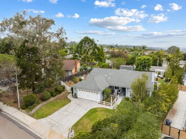 742 Doris Drive, Encinitas, California 92024