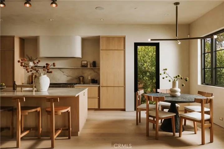4926 Nagle Avenue, Sherman Oaks, California 91423