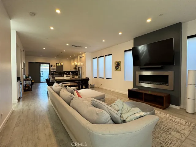 143 N Ardmore Avenue, Los Angeles, California 90004