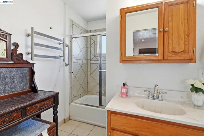 9034 Birch St, Oakland, California 94603