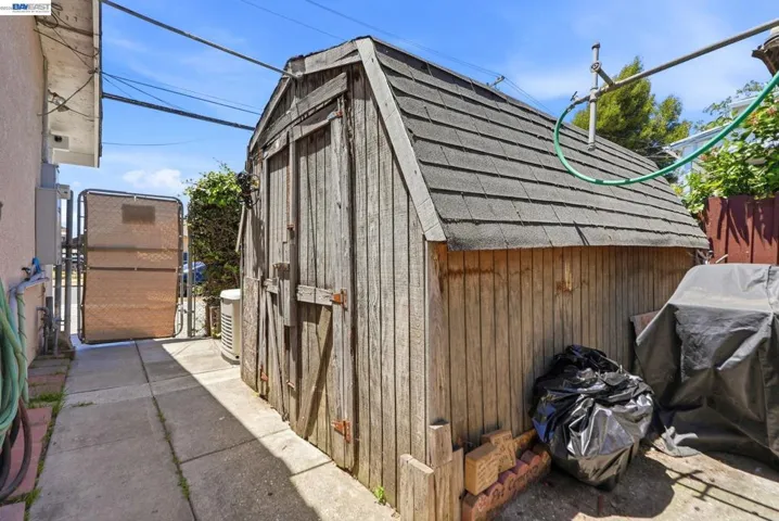 9034 Birch St, Oakland, California 94603