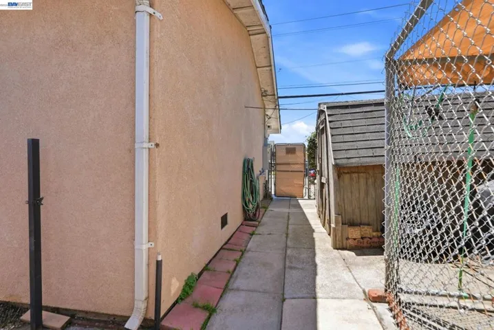 9034 Birch St, Oakland, California 94603
