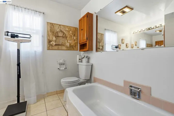 9034 Birch St, Oakland, California 94603