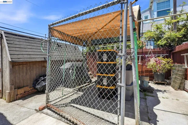 9034 Birch St, Oakland, California 94603