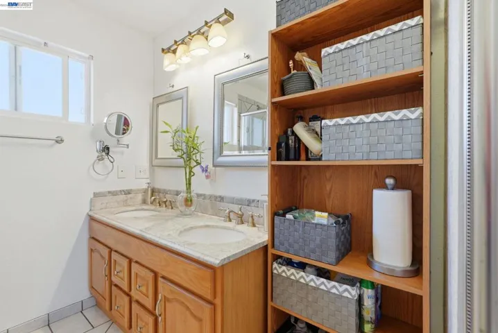 9034 Birch St, Oakland, California 94603