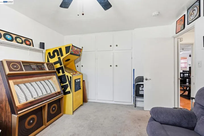 9034 Birch St, Oakland, California 94603