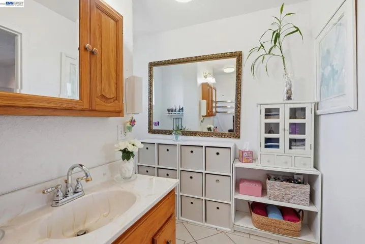 9034 Birch St, Oakland, California 94603
