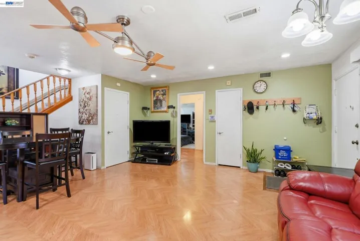 9034 Birch St, Oakland, California 94603