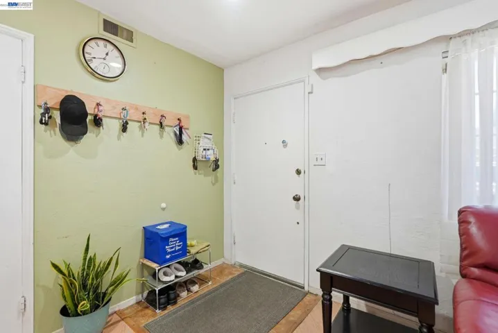 9034 Birch St, Oakland, California 94603