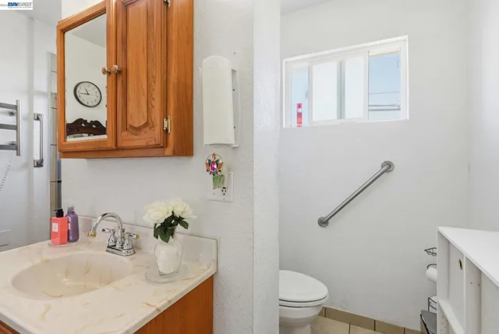9034 Birch St, Oakland, California 94603