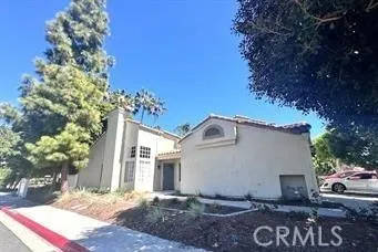 1 Almador, Irvine, California 92614