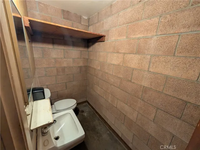 311 Lake Mendocino, Ukiah, California 95482