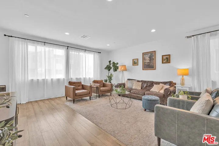 924 E 3rd Street, Santa Ana, California 92701