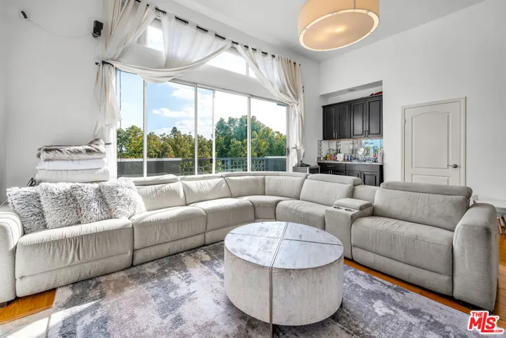 1481 S Shenandoah Street 101, Los Angeles, California 90035