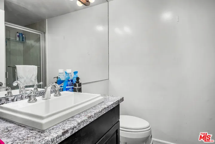 1481 S Shenandoah Street 101, Los Angeles, California 90035