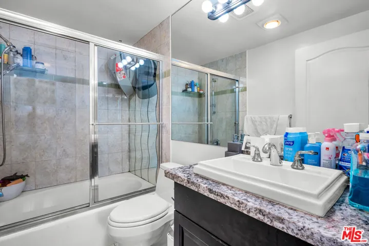 1481 S Shenandoah Street 101, Los Angeles, California 90035