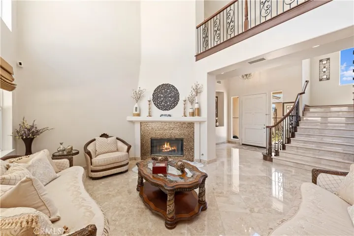 Spacious living room