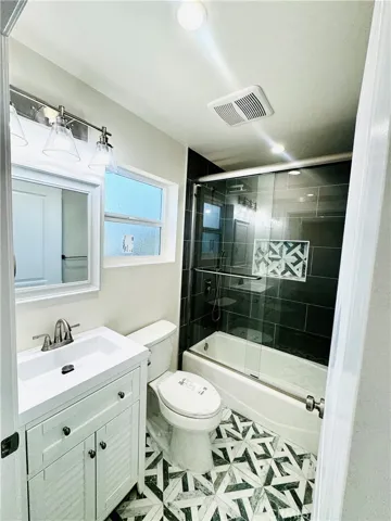 9318 Encino Ave, Northridge, California 91325