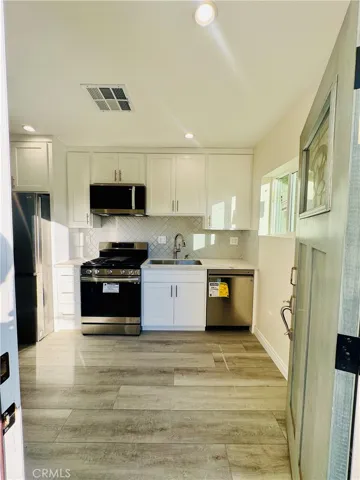 9318 Encino Ave, Northridge, California 91325