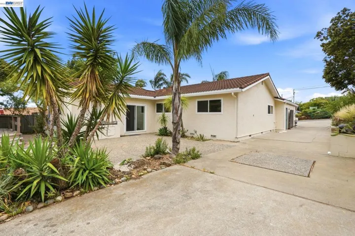 92 Welle Rd, Crockett, California 94525