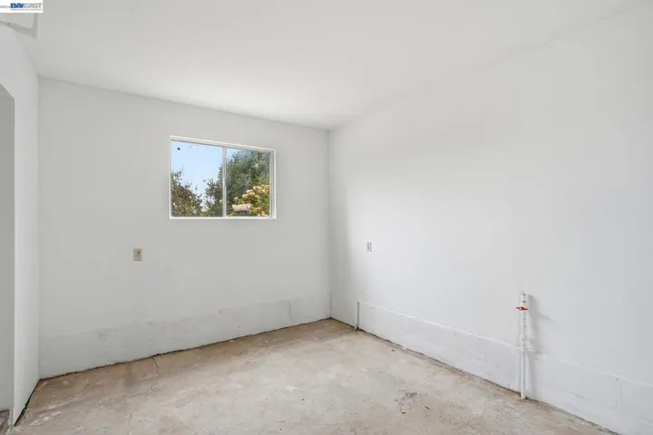 92 Welle Rd, Crockett, California 94525