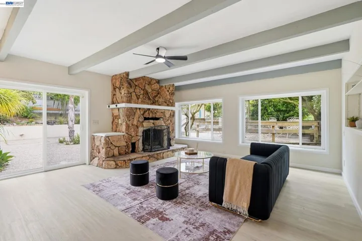 92 Welle Rd, Crockett, California 94525