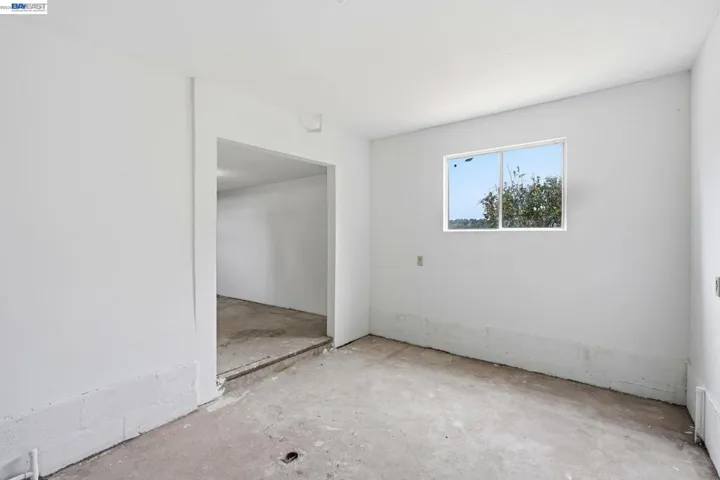 92 Welle Rd, Crockett, California 94525