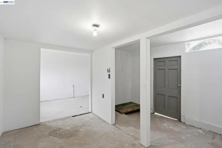 92 Welle Rd, Crockett, California 94525