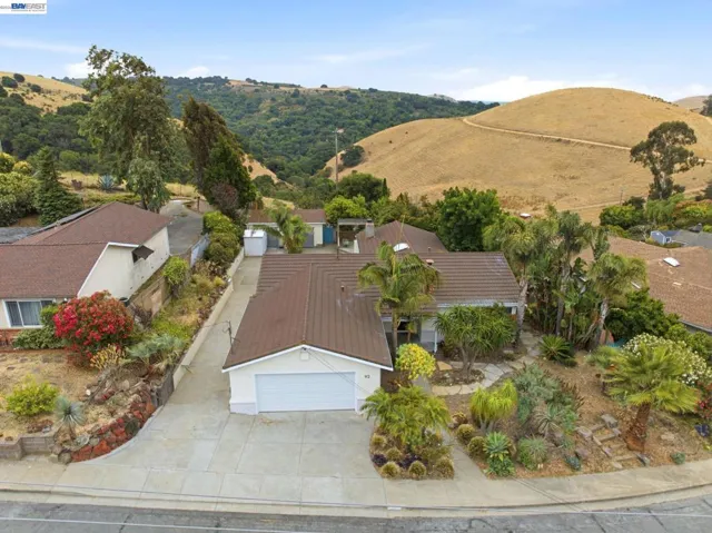 92 Welle Rd, Crockett, California 94525