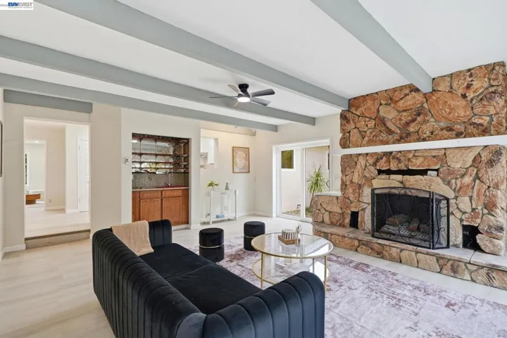 92 Welle Rd, Crockett, California 94525