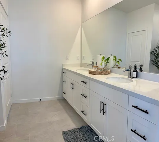 5956 Altyn Drive, Eastvale, California 92880