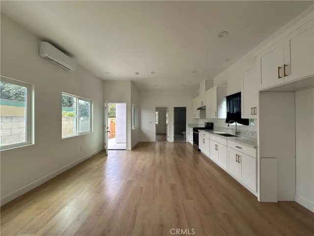 1231 Oak Street, Santa Ana, California 92707