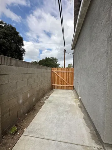 1231 Oak Street, Santa Ana, California 92707