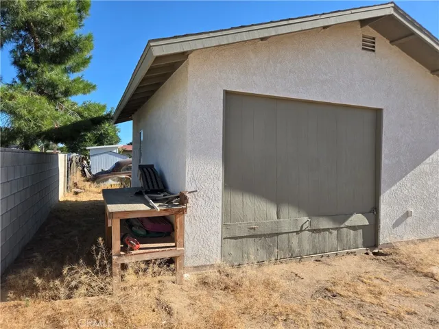 10387 Portland, Hesperia, California 92345