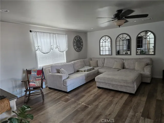 10387 Portland, Hesperia, California 92345