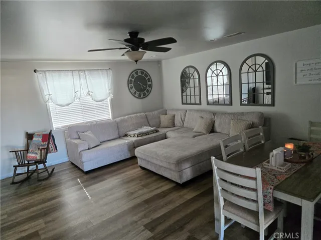 10387 Portland, Hesperia, California 92345