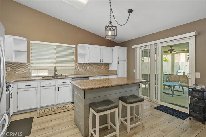 2916 Hampton, Hemet, California 92545