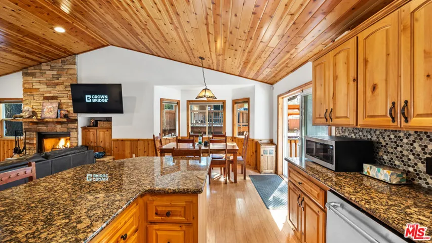 416 Mountainaire Lane, Big Bear, California 92315