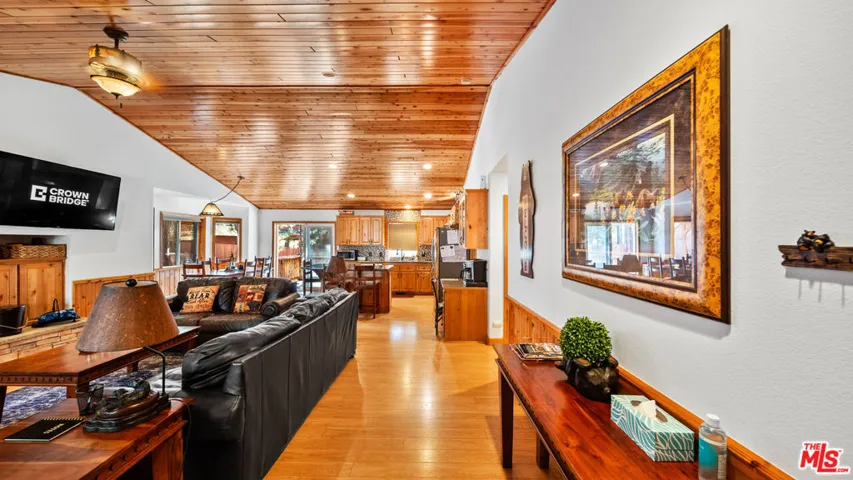 416 Mountainaire Lane, Big Bear, California 92315