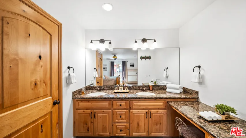 416 Mountainaire Lane, Big Bear, California 92315