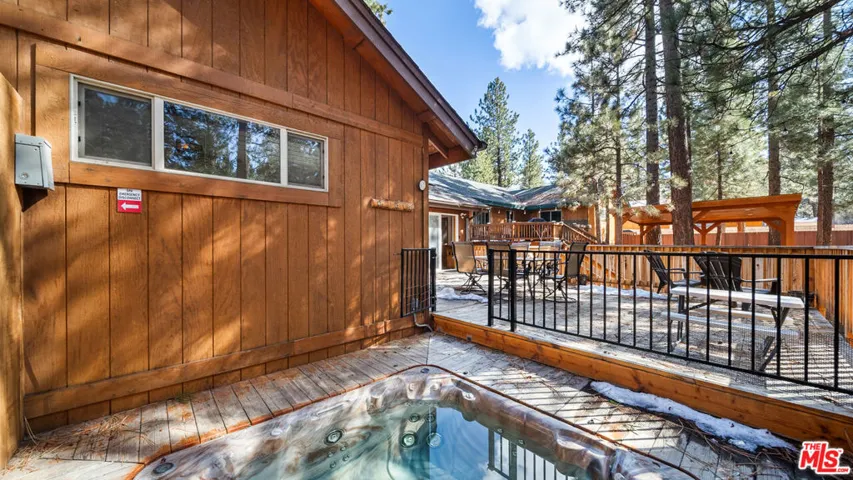 416 Mountainaire Lane, Big Bear, California 92315